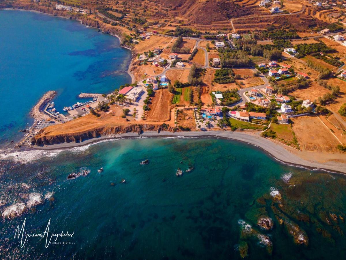 Astrofegia Beachfront Villa Помос Экстерьер фото