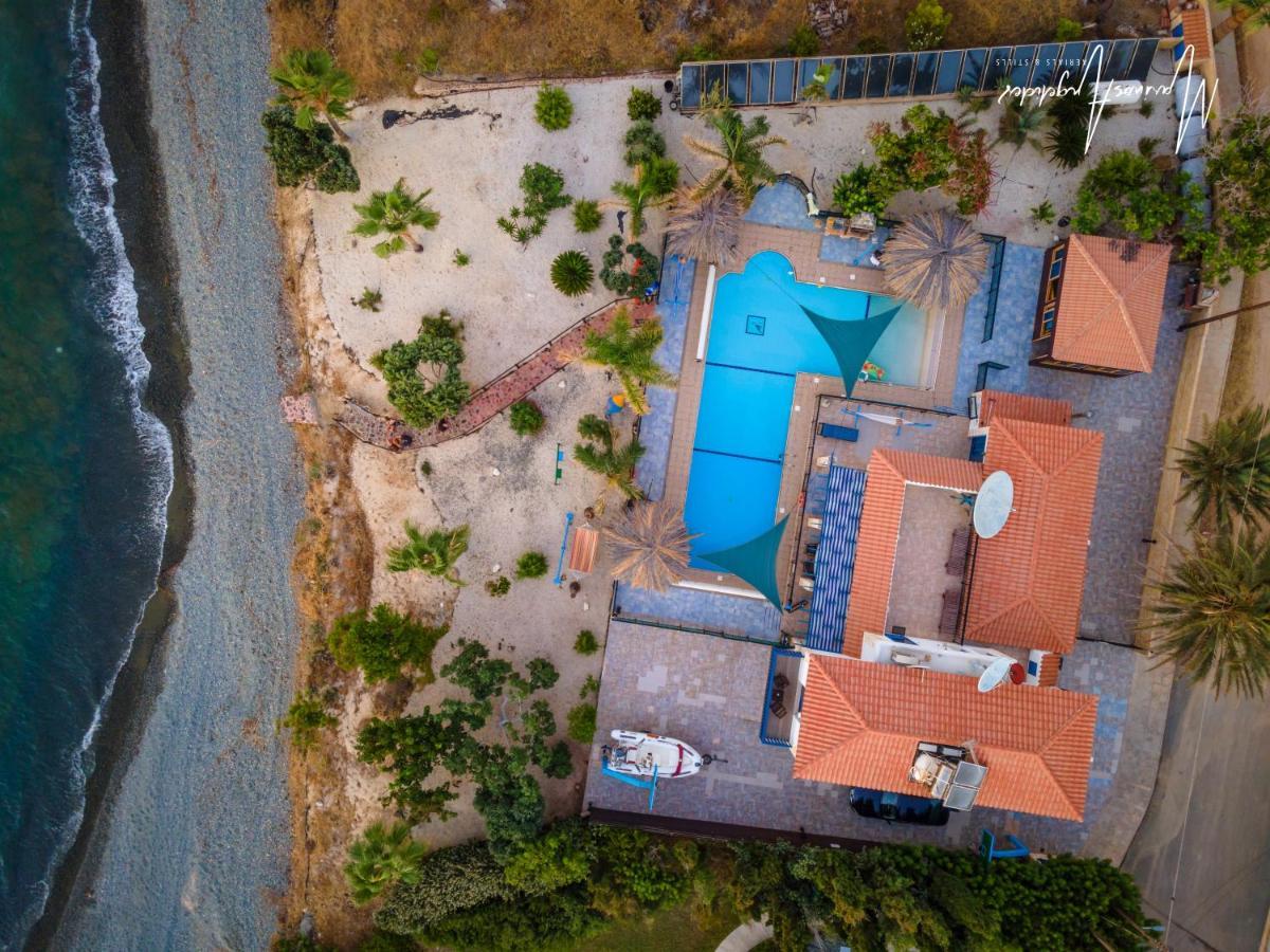 Astrofegia Beachfront Villa Помос Экстерьер фото