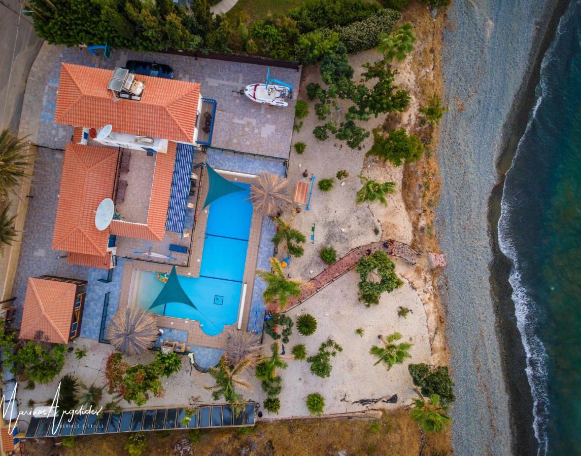 Astrofegia Beachfront Villa Помос Экстерьер фото
