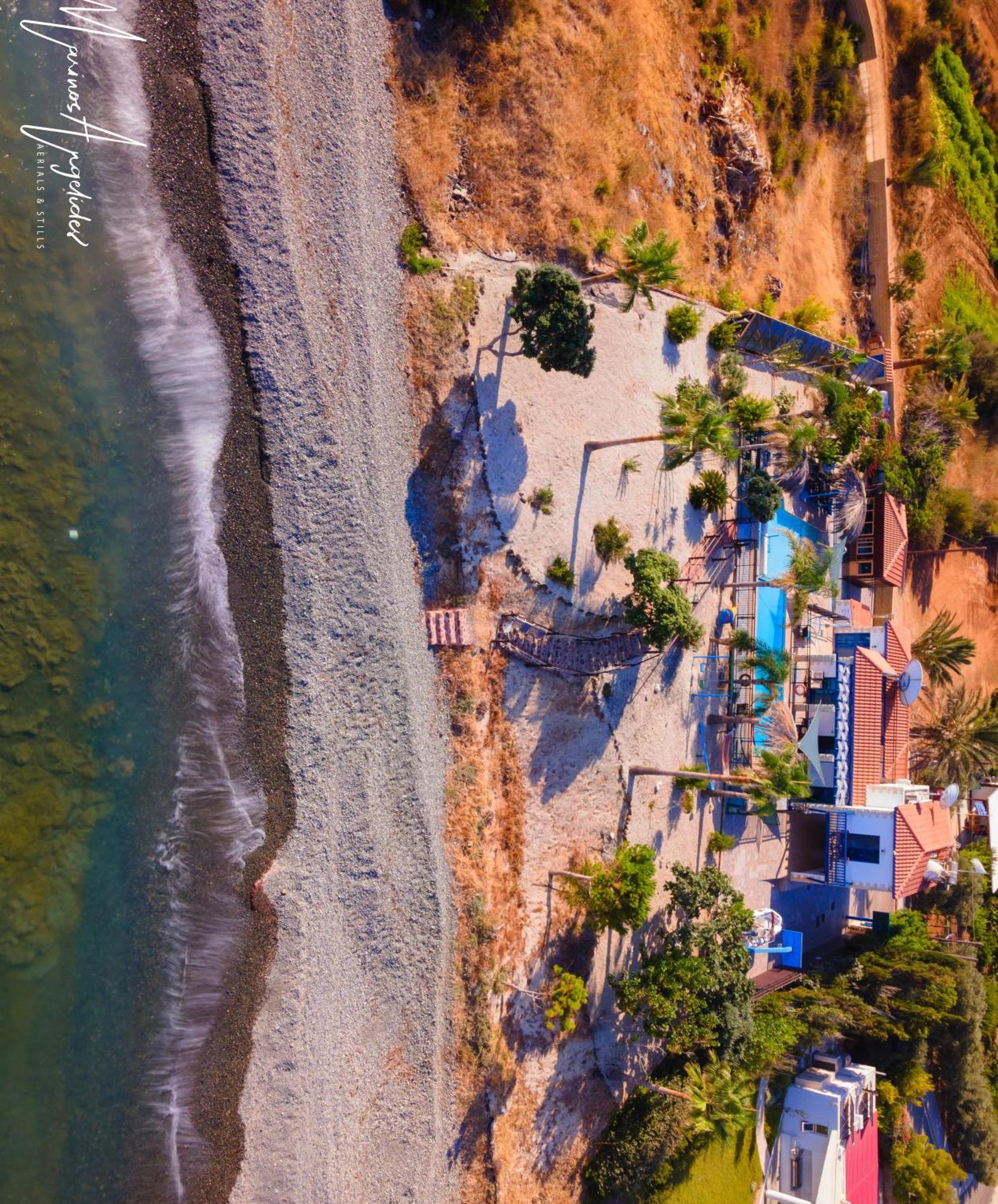 Astrofegia Beachfront Villa Помос Экстерьер фото
