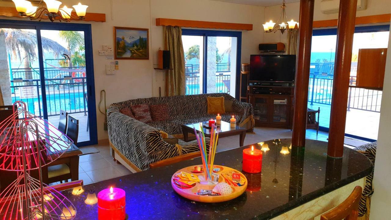 Astrofegia Beachfront Villa Помос Экстерьер фото