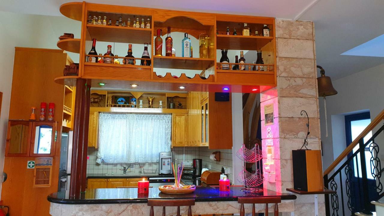 Astrofegia Beachfront Villa Помос Экстерьер фото
