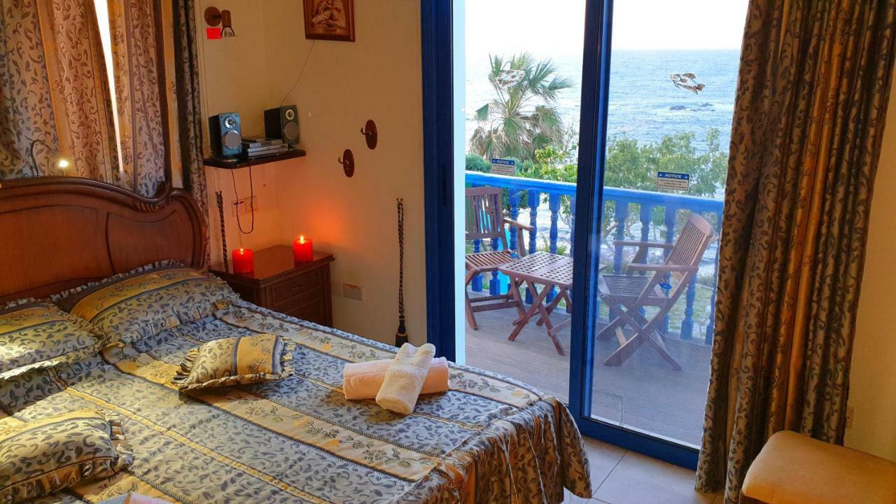 Astrofegia Beachfront Villa Помос Экстерьер фото